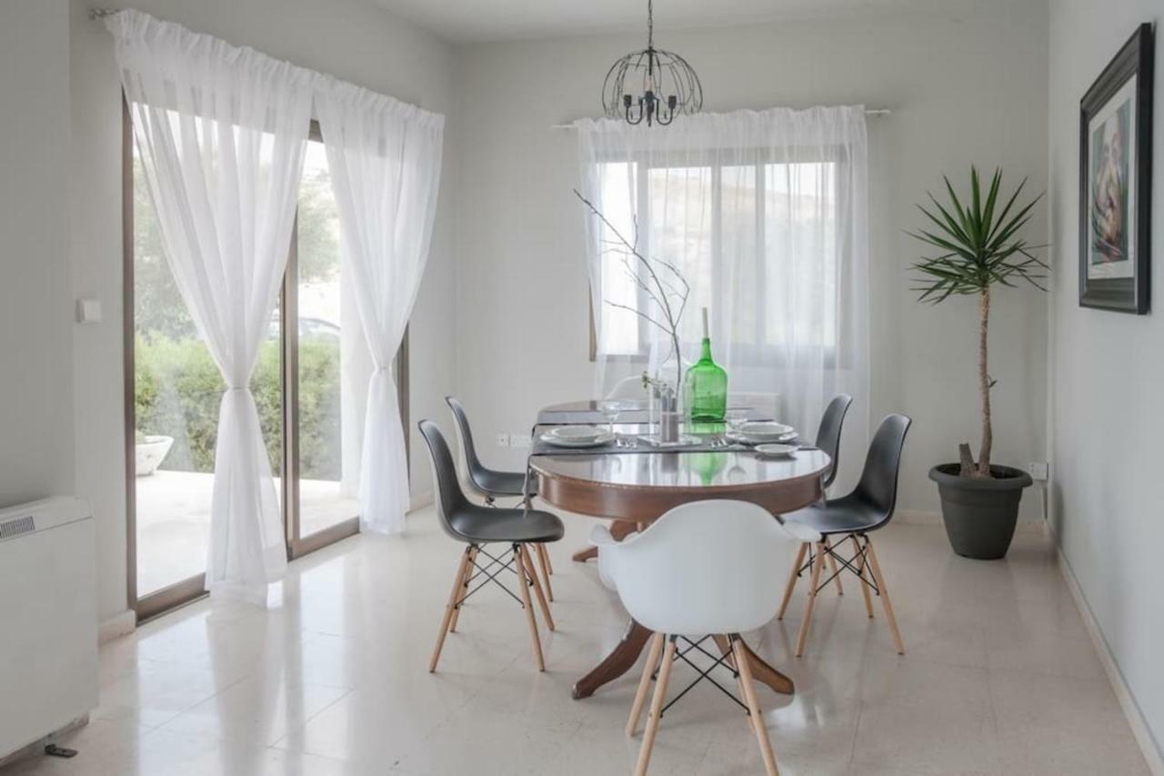 Villa 26 Paphos Bagian luar foto