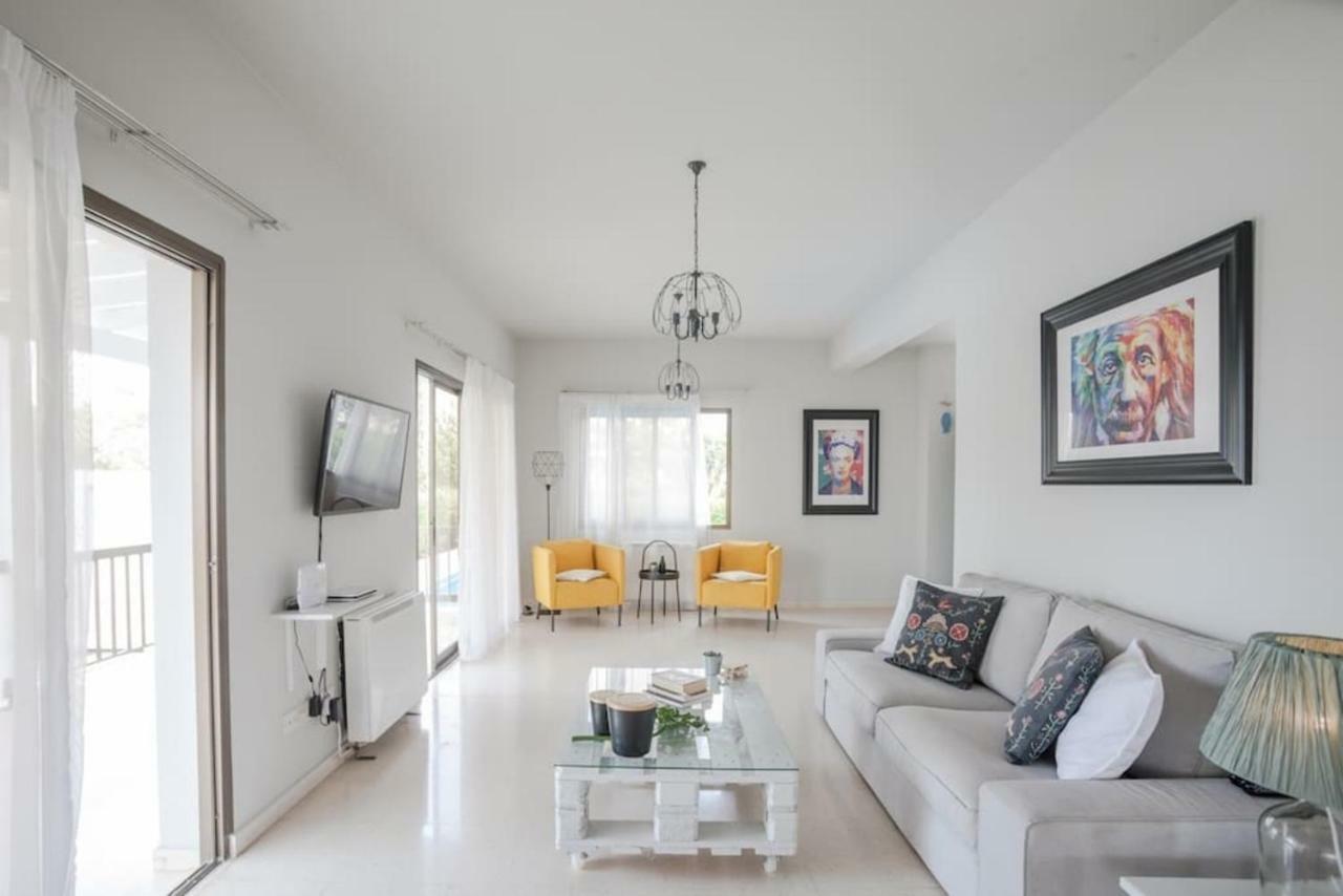 Villa 26 Paphos Bagian luar foto